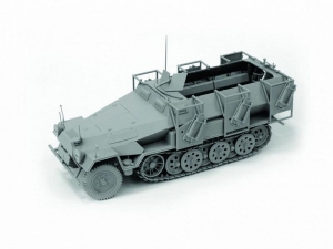 Сборная модель ZVEZDA Немецкий БТР с пусковыми установками Sd.Kfz.251/1 Ausf.B "Ханомаг", 1/35