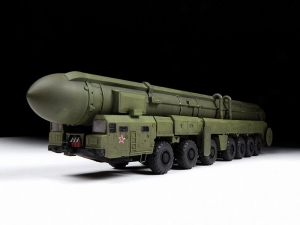Сборная модель ZVEZDA Российский РКСН "Тополь", подарочный набор, 1/72